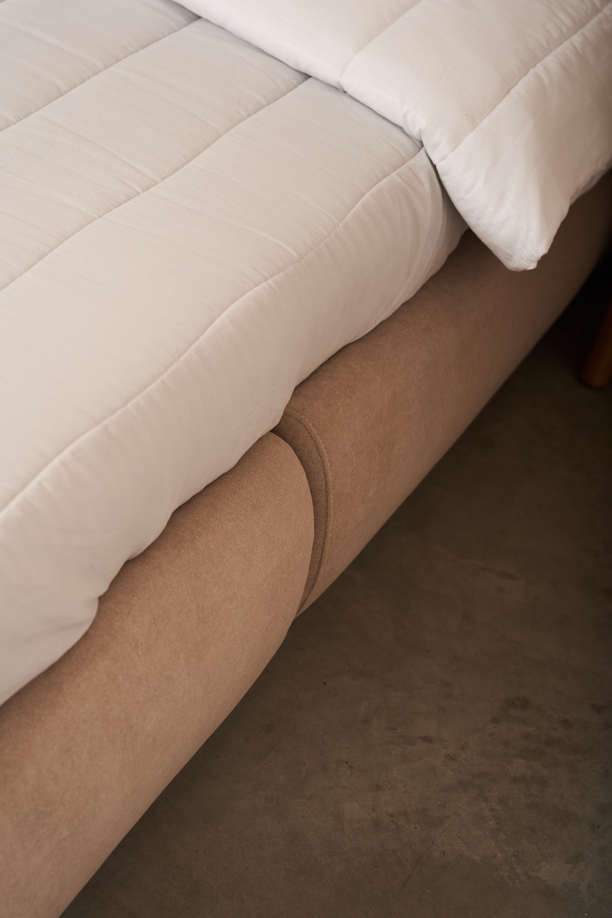 Cama Alison