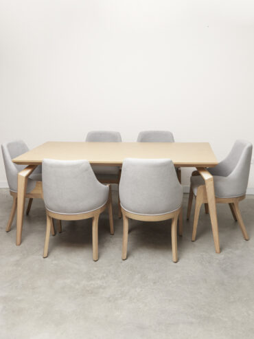 Comedor<br> Panton con sillas Ópalo